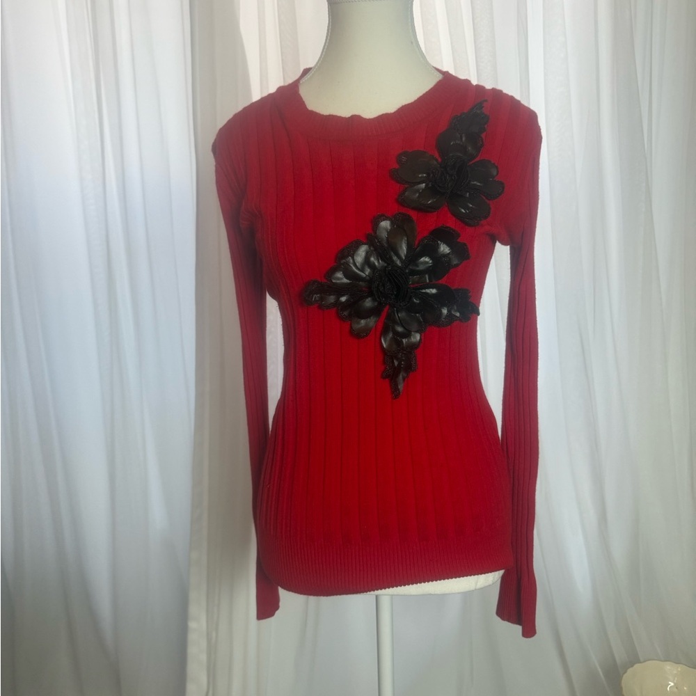 Chic Red Floral Long Sleeve Top